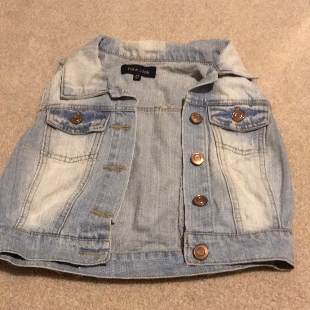 Distressed Cutoff Jean Jacket